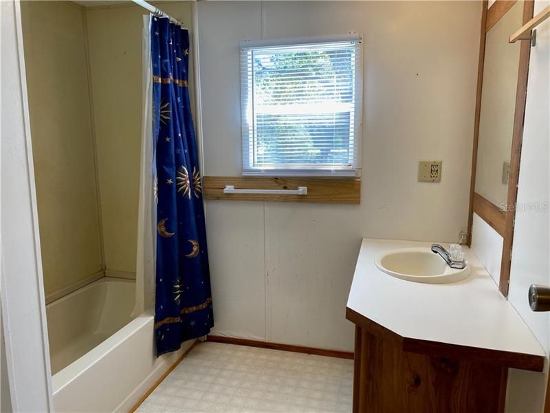 最近售出: $64,900 (2 贝兹, 2 浴室, 672 平方英尺)
