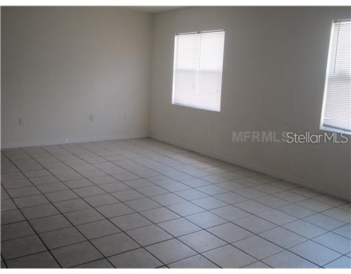 Recently Rented: $995 (3 beds, 2 baths, 2729 Square Feet)