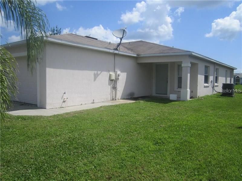 Recently Rented: $995 (3 beds, 2 baths, 2729 Square Feet)