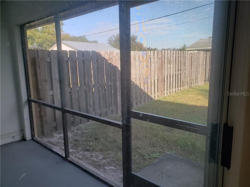 Recently Rented: $900 (2 beds, 1 baths, 910 Square Feet)