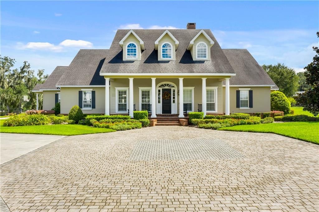 Vendido Recientemente: $1,275,000 (4 camas, 4 baños, 5040 Pies cuadrados)