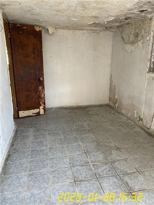 Vendido Recientemente: $38,000 (2 camas, 1 baños, 725 Pies cuadrados)