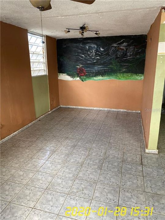 Vendido Recientemente: $38,000 (2 camas, 1 baños, 725 Pies cuadrados)