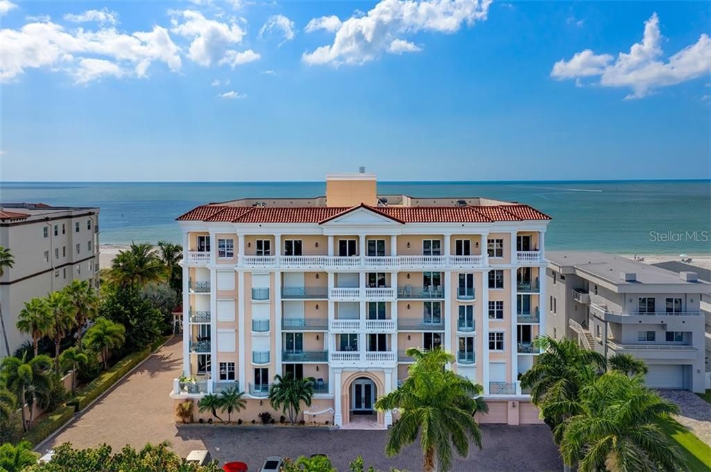 Recently Sold: $2,150,000 (3 beds, 3 baths, 3836 Square Feet)