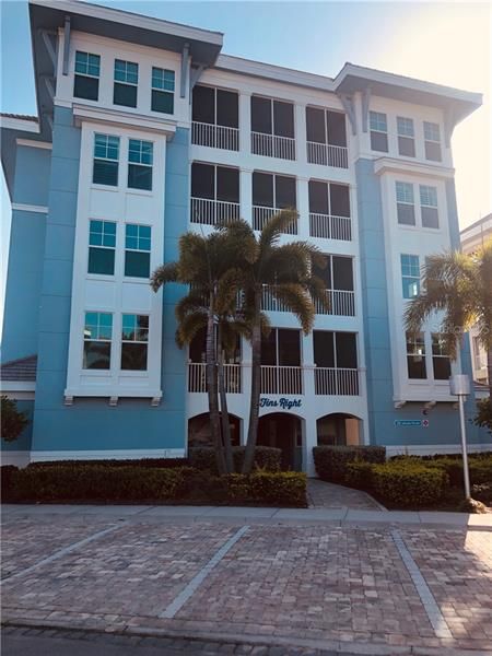 Recently Sold: $420,000 (2 beds, 2 baths, 1456 Square Feet)