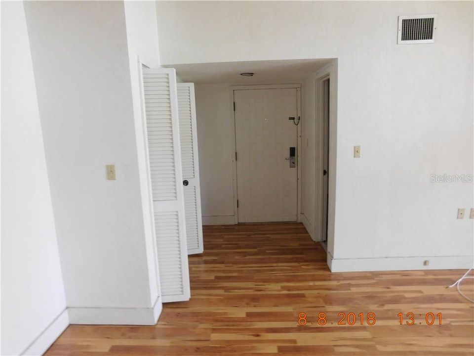 Recently Rented: $975 (2 beds, 2 baths, 1123 Square Feet)