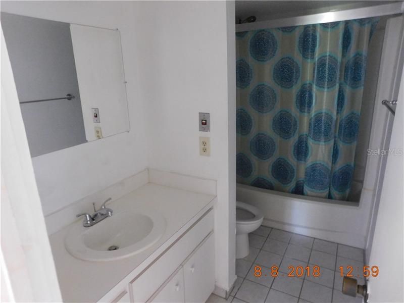 Recently Rented: $975 (2 beds, 2 baths, 1123 Square Feet)