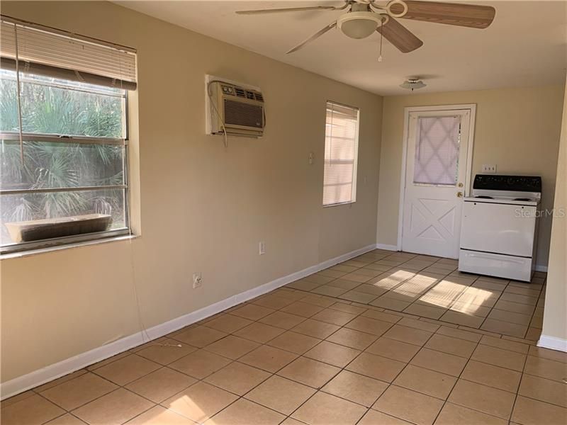 Recently Rented: $750 (1 beds, 1 baths, 500 Square Feet)