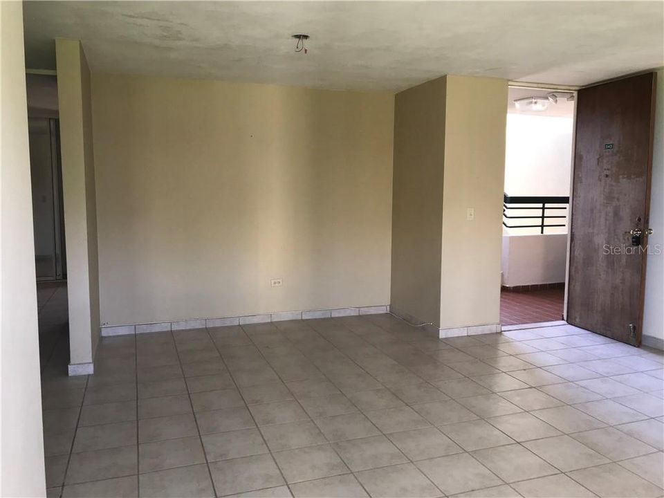 Vendido Recientemente: $117,500 (3 camas, 2 baños, 1115 Pies cuadrados)