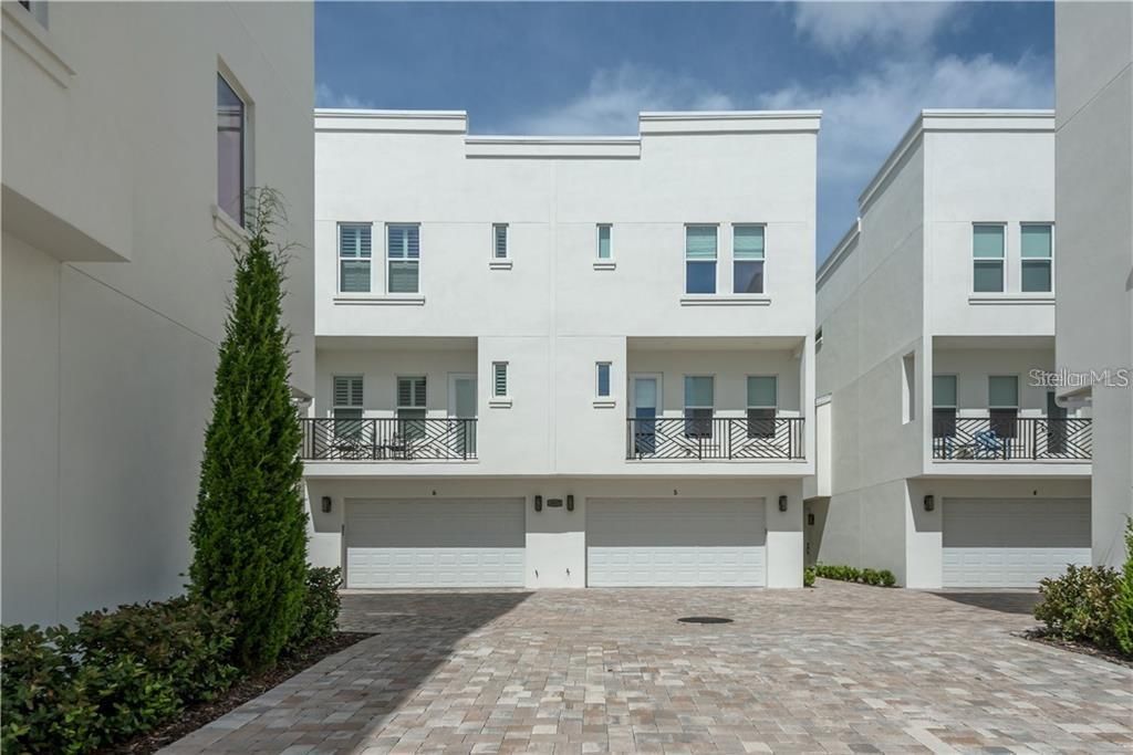 Недавно продано: $649,000 (3 спален, 3 ванн, 2584 Квадратных фут)