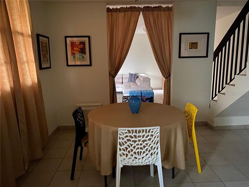 Vendido Recientemente: $145,000 (3 camas, 2 baños, 1712 Pies cuadrados)