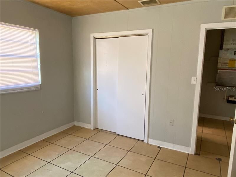 Recently Rented: $795 (2 beds, 1 baths, 975 Square Feet)