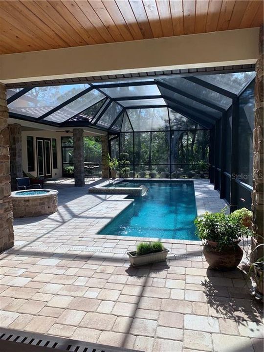 Recently Sold: $980,000 (4 beds, 3 baths, 3030 Square Feet)