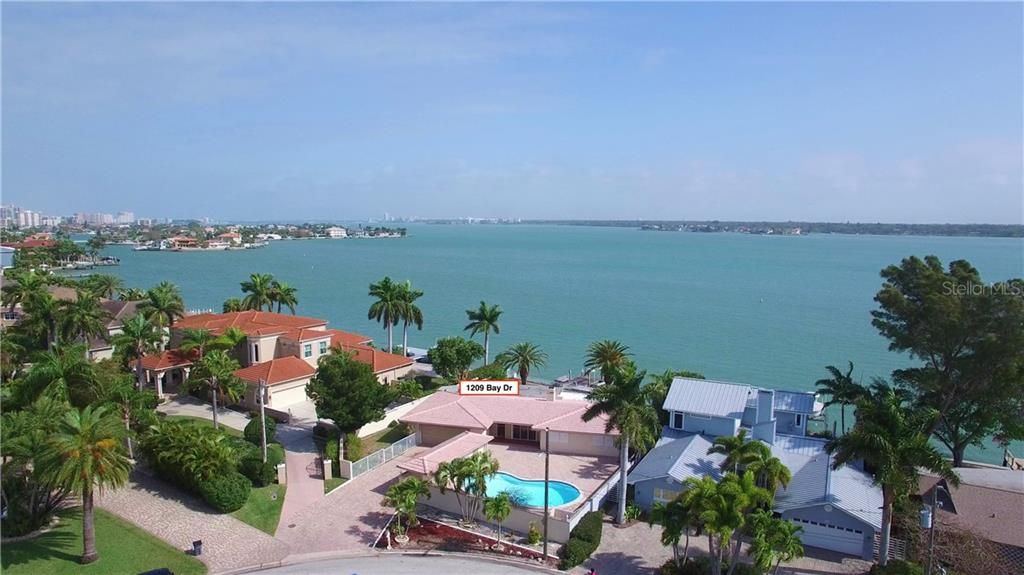 1209 Bay Dr, 1 block to the beach and open water harbor views!