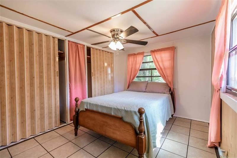 Recently Sold: $155,000 (2 beds, 2 baths, 962 Square Feet)