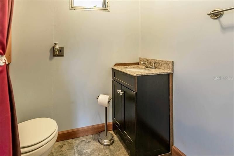 最近售出: $155,000 (2 贝兹, 2 浴室, 962 平方英尺)