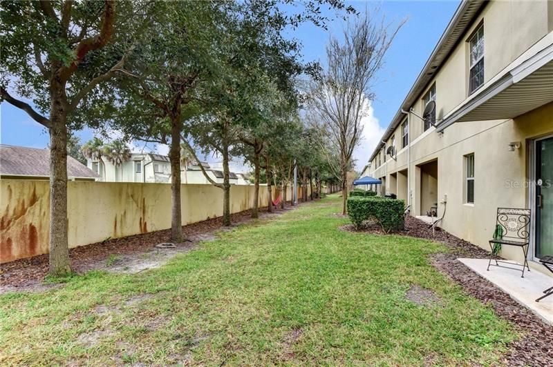 Recently Sold: $160,000 (3 beds, 2 baths, 1372 Square Feet)