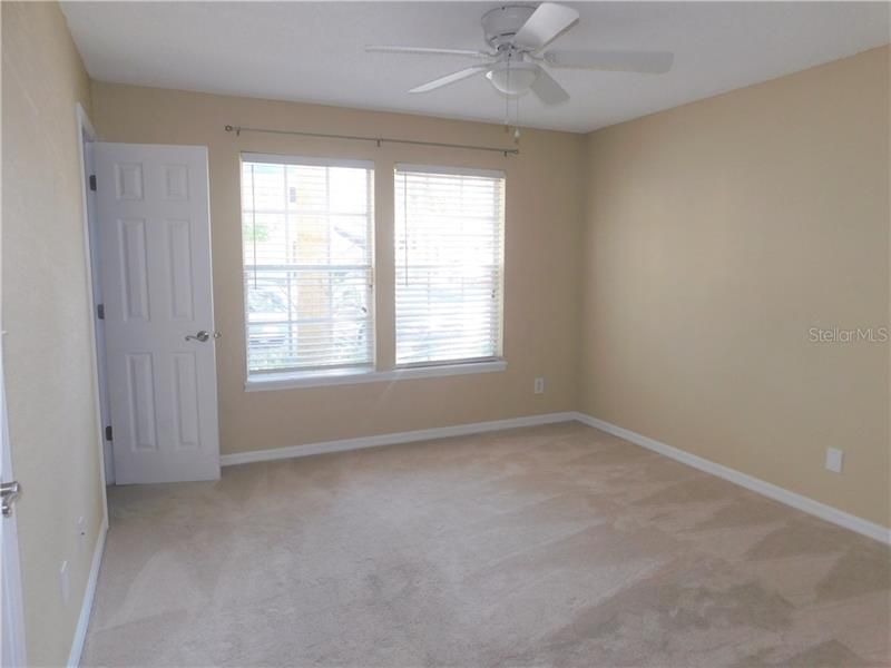 Recently Sold: $140,000 (2 beds, 2 baths, 1121 Square Feet)