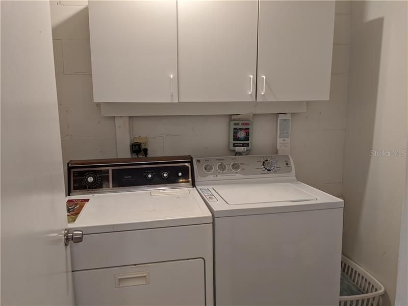 Recently Sold: $215,000 (2 beds, 2 baths, 886 Square Feet)