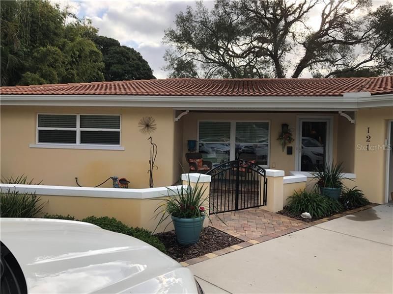 Recently Sold: $360,000 (3 beds, 2 baths, 2200 Square Feet)