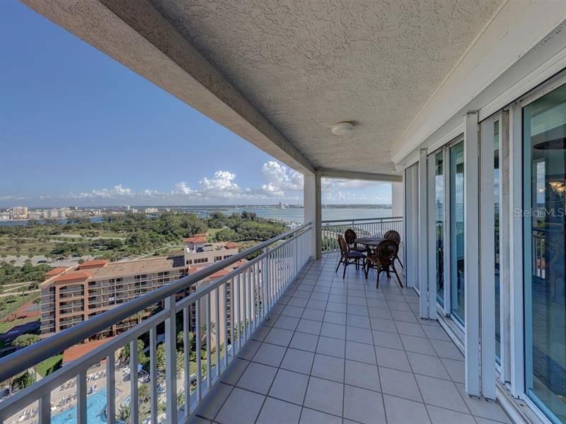 Recently Sold: $1,400,000 (3 beds, 3 baths, 2521 Square Feet)