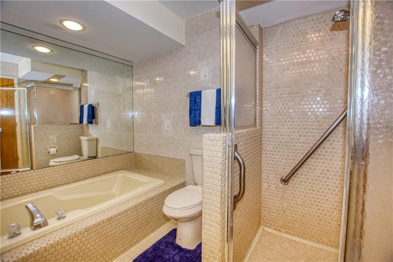 最近售出: $260,000 (3 贝兹, 2 浴室, 1600 平方英尺)