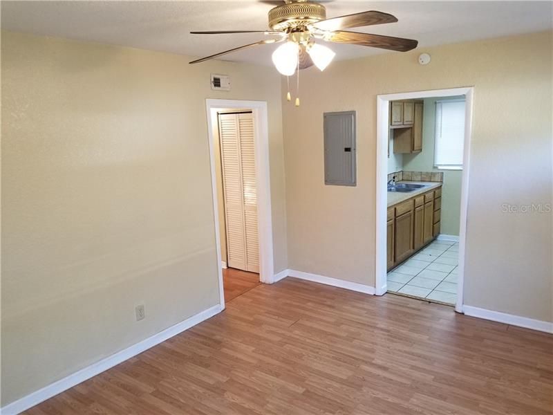 Recently Rented: $810 (2 beds, 1 baths, 621 Square Feet)