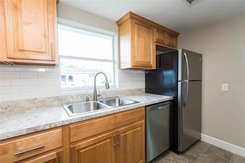 Recently Sold: $142,950 (3 beds, 1 baths, 1316 Square Feet)