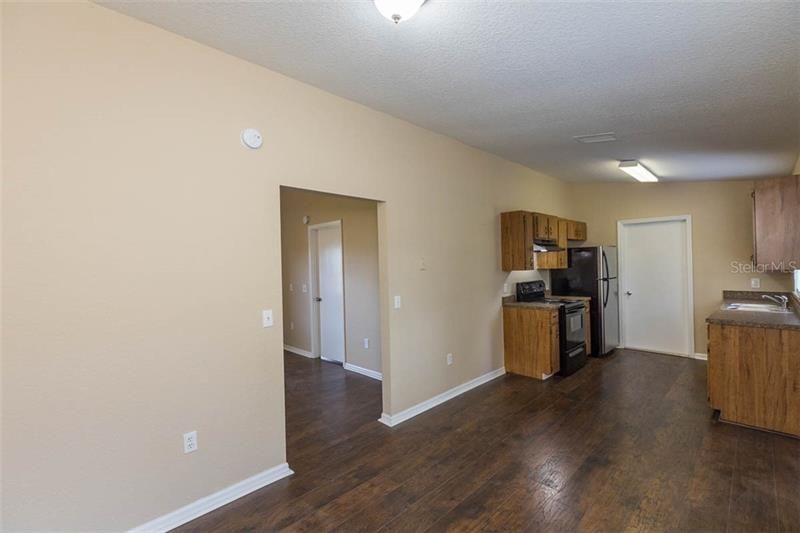 Recently Sold: $139,900 (3 beds, 1 baths, 1088 Square Feet)