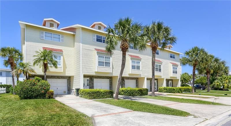 Recently Sold: $205,000 (2 beds, 2 baths, 1290 Square Feet)