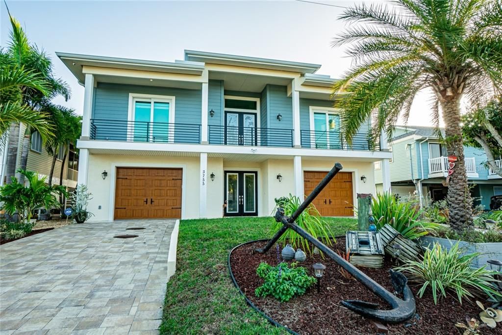 Recently Sold: $990,000 (3 beds, 3 baths, 2680 Square Feet)