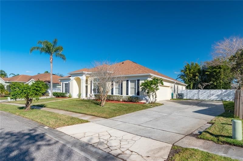 Recently Sold: $415,000 (5 beds, 3 baths, 2722 Square Feet)