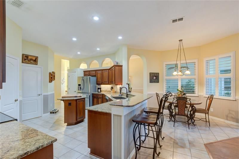 Recently Sold: $415,000 (5 beds, 3 baths, 2722 Square Feet)