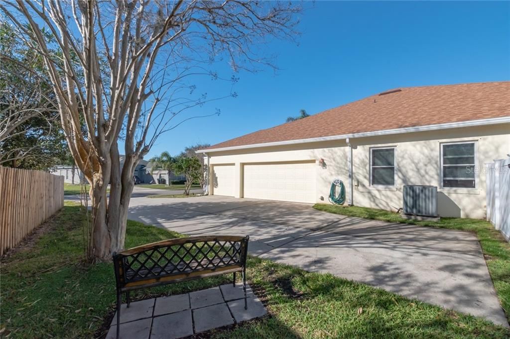 Recently Sold: $415,000 (5 beds, 3 baths, 2722 Square Feet)