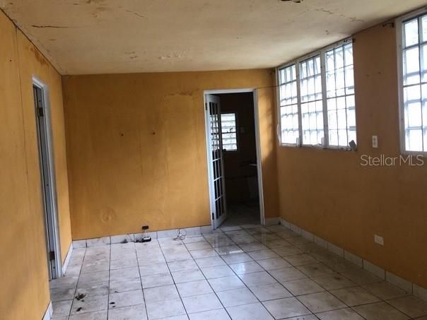 Vendido Recientemente: $62,400 (3 camas, 1 baños, 950 Pies cuadrados)