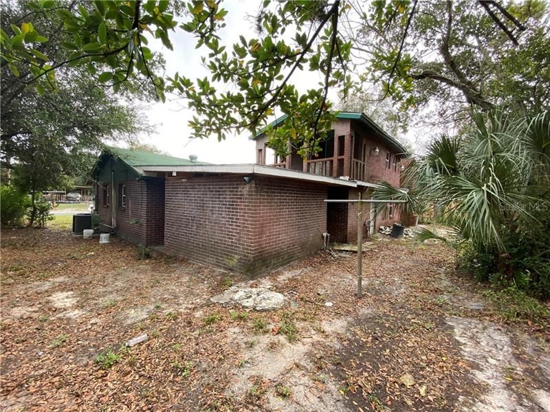 Recently Sold: $119,000 (3 beds, 2 baths, 1774 Square Feet)