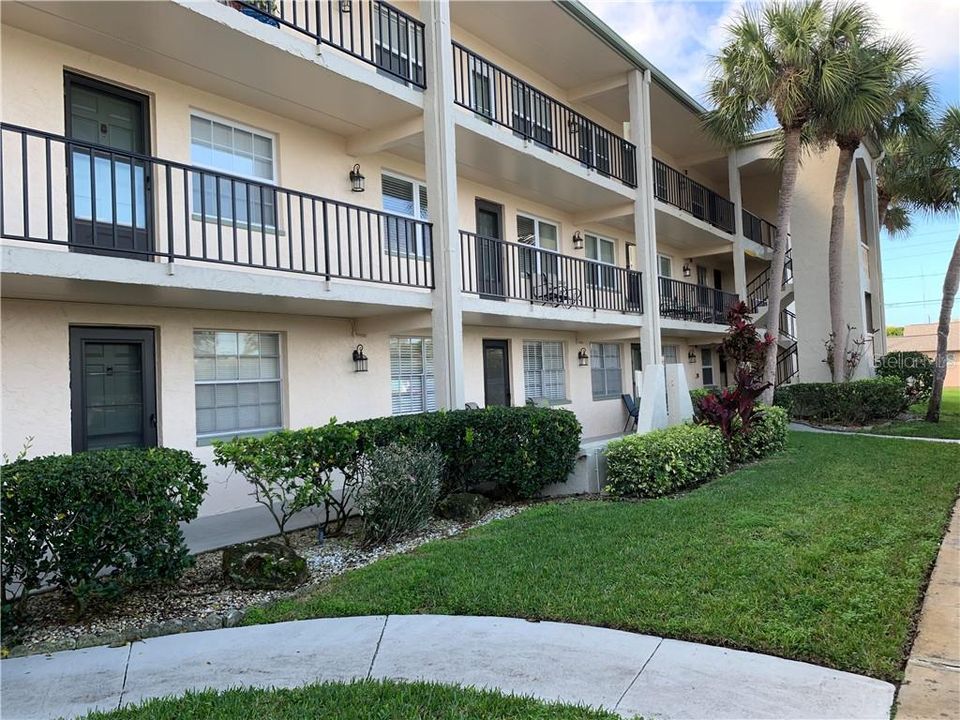 Recently Sold: $83,900 (1 beds, 1 baths, 1010 Square Feet)