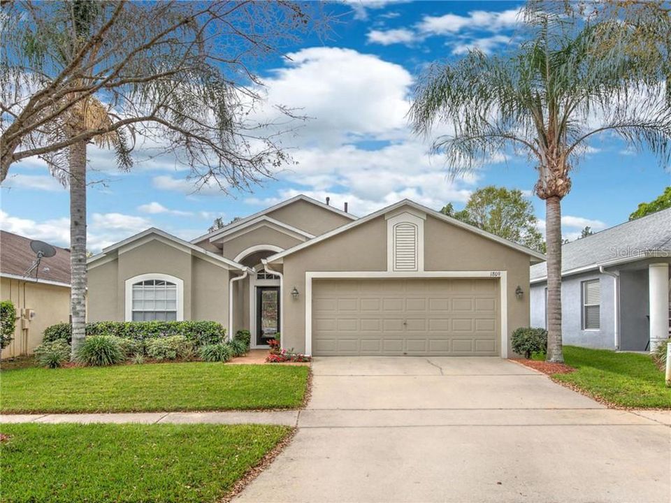 Recently Sold: $269,900 (3 beds, 2 baths, 1877 Square Feet)