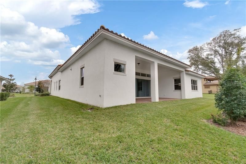 Vendido Recientemente: $664,478 (4 camas, 4 baños, 3568 Pies cuadrados)