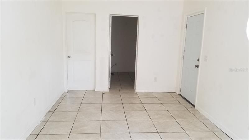 Recently Rented: $750 (2 beds, 1 baths, 710 Square Feet)