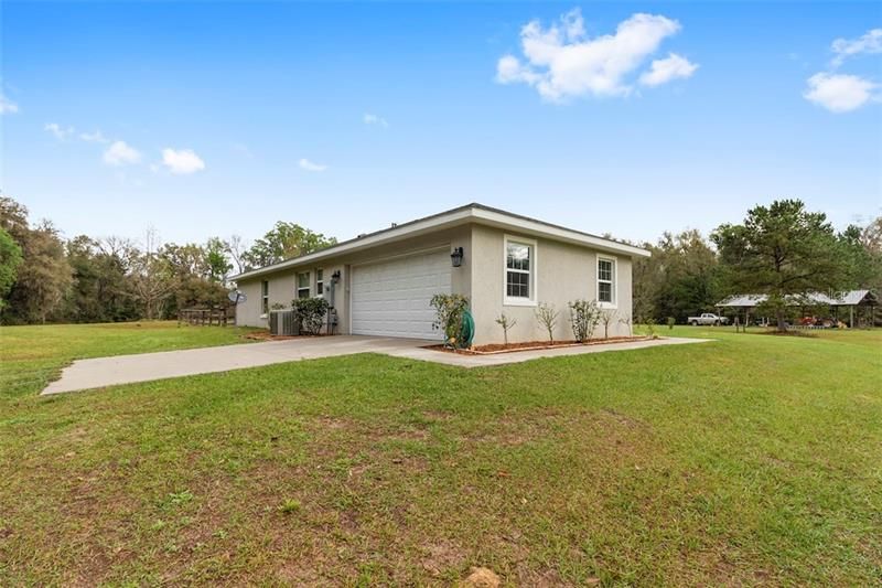 Recently Sold: $350,000 (3 beds, 2 baths, 1874 Square Feet)