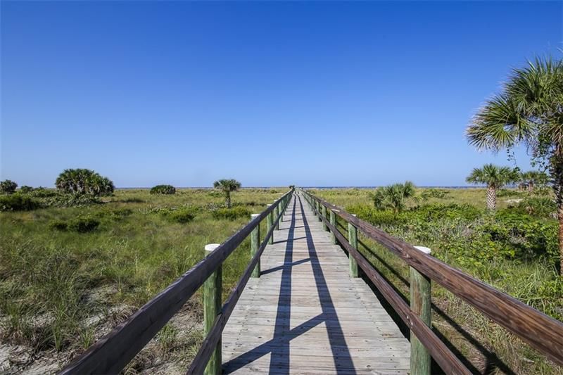Walkway over to the beaches of Little Gasparilla Island