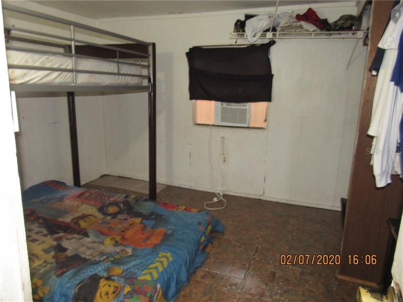 Vendido Recientemente: $37,500 (3 camas, 1 baños, 1300 Pies cuadrados)