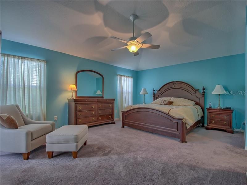 Vendido Recientemente: $309,900 (3 camas, 2 baños, 1927 Pies cuadrados)