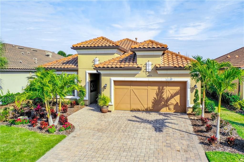 Recently Sold: $644,900 (3 beds, 3 baths, 2266 Square Feet)