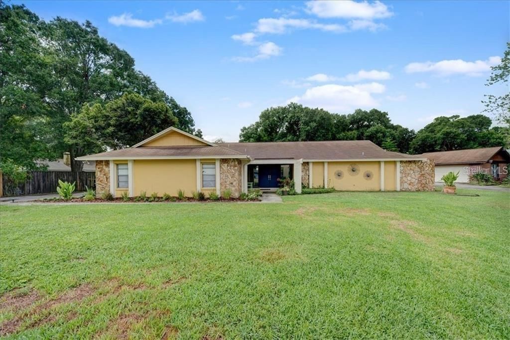 最近售出: $320,000 (4 贝兹, 2 浴室, 2700 平方英尺)