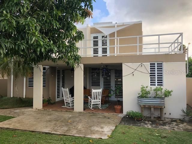 Vendido Recientemente: $287,000 (4 camas, 2 baños, 1980 Pies cuadrados)