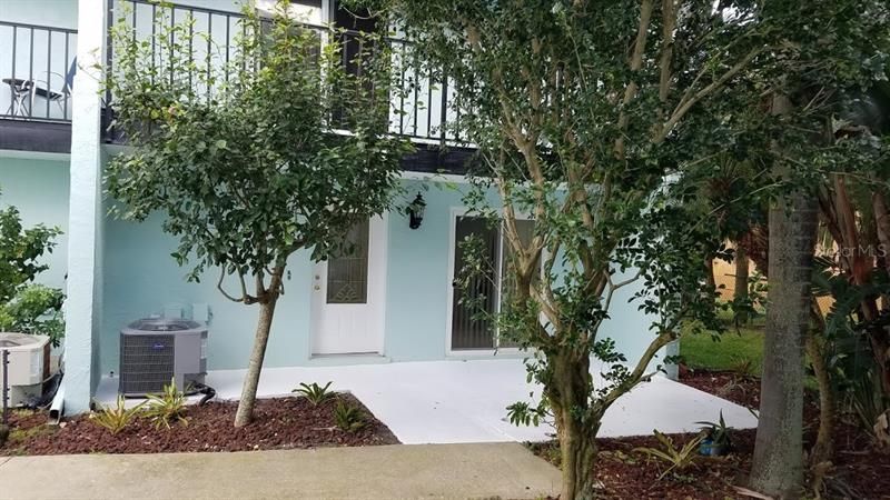 Recently Rented: $1,750 (2 beds, 2 baths, 1496 Square Feet)