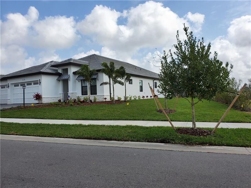Recently Sold: $778,568 (3 beds, 2 baths, 2648 Square Feet)
