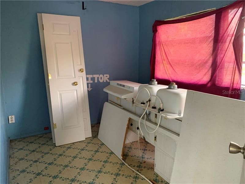 Недавно продано: $35,000 (2 спален, 1 ванн, 1047 Квадратных фут)